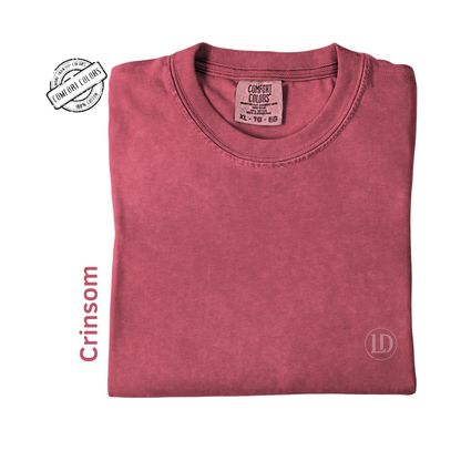 Camiseta unisex de algodón suave, perfecta para el día a día. Diseñada con impresión de alta calidad que resiste lavados y uso constante. Disponible en varios colores y tallas. Ideal para quienes buscan comodidad sin perder estilo.
