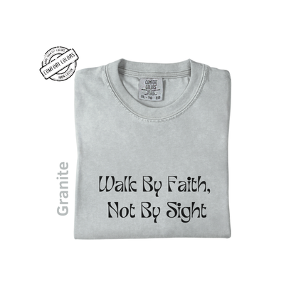 Camiseta unisex de algodón suave, perfecta para el día a día. Diseñada con impresión de alta calidad que resiste lavados y uso constante. Disponible en varios colores y tallas. Ideal para quienes buscan comodidad sin perder estilo.