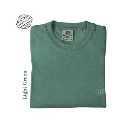 Camiseta unisex de algodón suave, perfecta para el día a día. Diseñada con impresión de alta calidad que resiste lavados y uso constante. Disponible en varios colores y tallas. Ideal para quienes buscan comodidad sin perder estilo.