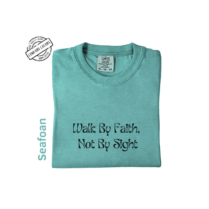 Camiseta unisex de algodón suave, perfecta para el día a día. Diseñada con impresión de alta calidad que resiste lavados y uso constante. Disponible en varios colores y tallas. Ideal para quienes buscan comodidad sin perder estilo.
